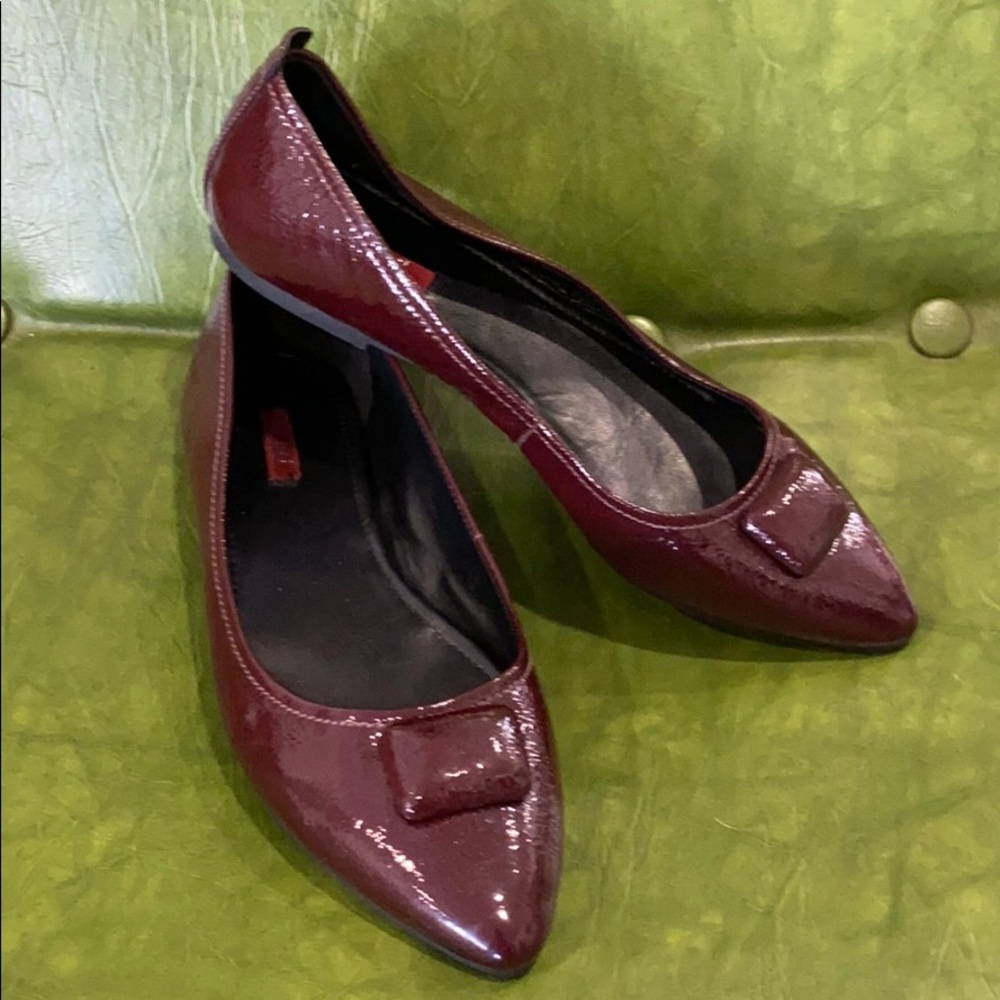 Ecco Maroon Patent Flats